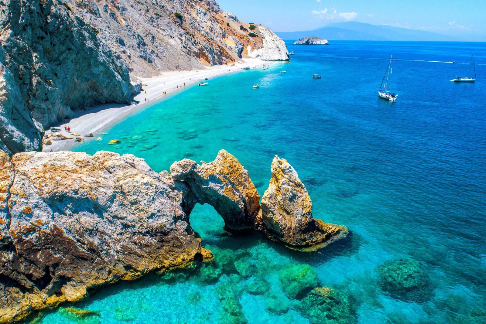 Skiathos Day Cruise from Thessaloniki by Coach and Boat